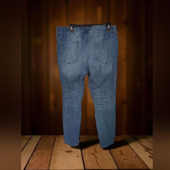 Simply Vera Vera Wang Light Blue Skinny Jeans Size 14 (EUC) - Picture 7 of 9